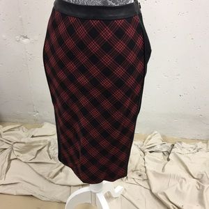 Limited pencil skirt